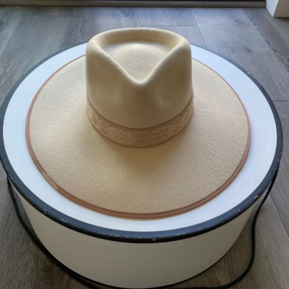 Lack of Color Hat size 57cm Med